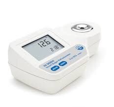 HANNA - Digital Refractometers for % Invert Sugar by Weight Analysis (HI96804)+ Free Calibration Certificate (T/L/RFM/HAN/085/005)